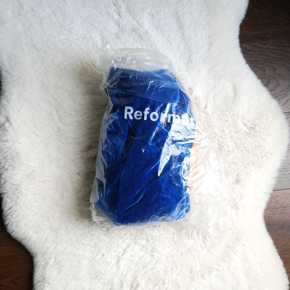 Reformation Silk Burgundy Caspien Color Royal Blue Velvet Puff Sleeve Wr… - Picture 2 of 15